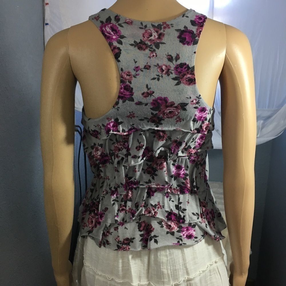 Kala Top Small Grey Pink Flowers Ruffles Small - Picture 3 of 4
